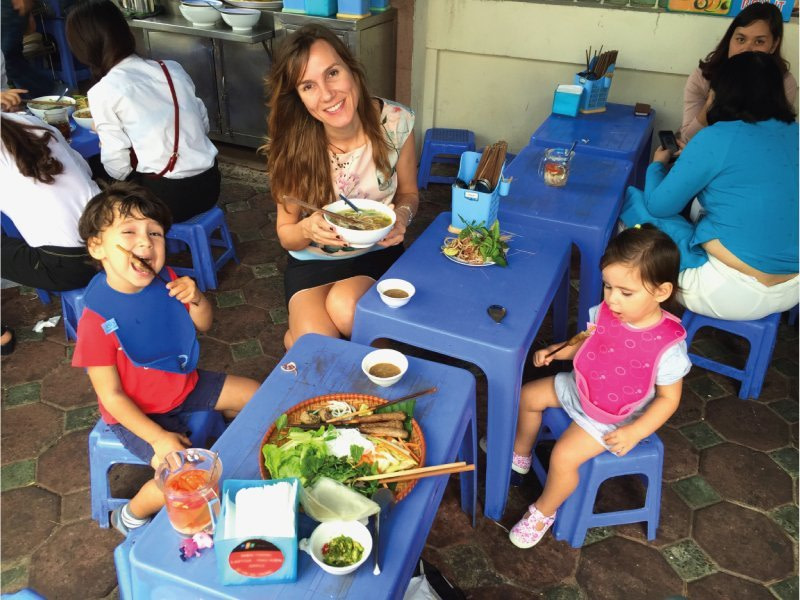 2-Eat-like-a-local_Kid-Friendly-City-trip-by-Unplugged-Family-Time1 2-Eat-like-a-local_Kid-Friendly-City-trip-by-Unplugged-Family-Time1