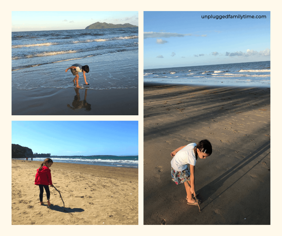 Creating a mandala on the beach, a beach craft activity Beachcombing | Tracing trails Creating a mandala on the beach, a beach craft activity Beachcombing | Tracing trails